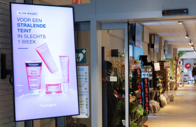 Digital%20Signage%20Entrance%20Neutrogena%20new3.PNG